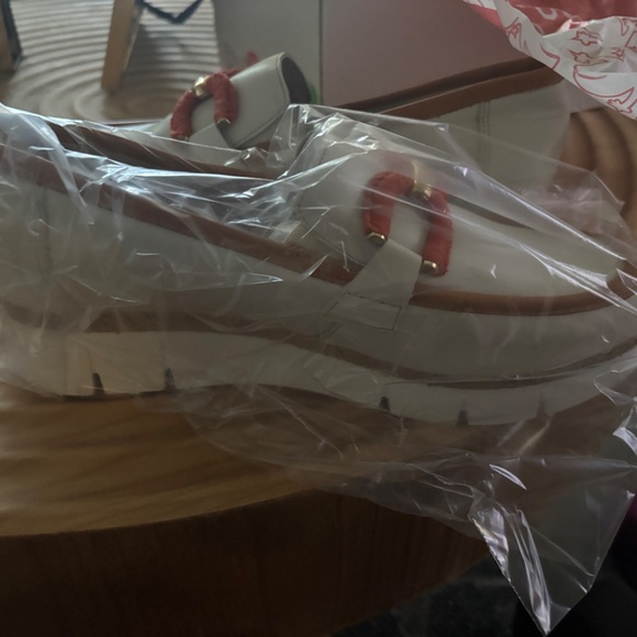 3 pairs of women’s size 10 1/2-11 shoes - Picture 8 of 12